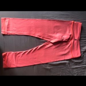 Size 4 lululemon wunder under crop